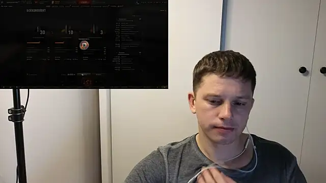 Snapshot of BigL0ve chatting on 10/17/25, 04:09 BigL0ve online show from 10/17/25, 04:09