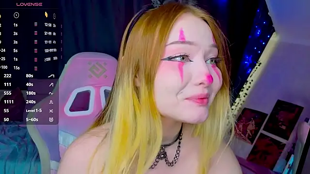 Snapshot of ElswythCovil chatting on 03/30/26, 04:02 ElswythCovil online show from 03/30/26, 04:02