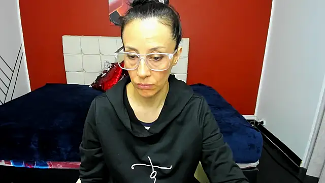 Abrillee1 online show from 01/11/25, 09:04