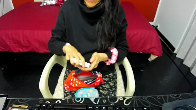 Abrillee1 online show from 01/20/25, 07:46