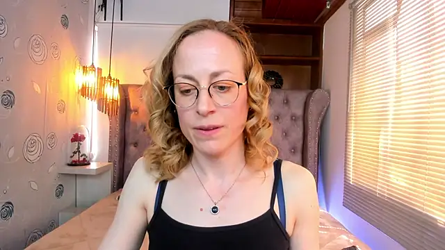 Snapshot of SammySanders chatting on 02/12/25, 07:13 SammySanders online show from 02/12/25, 07:13