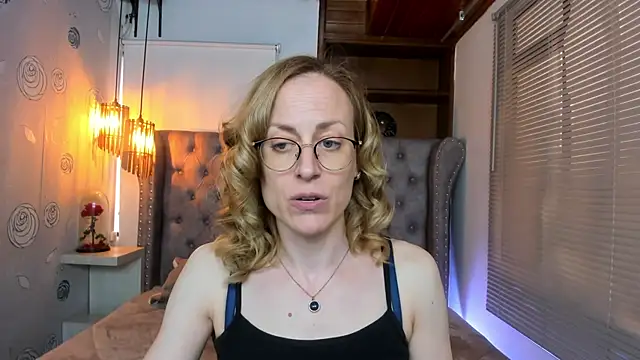 Snapshot of SammySanders chatting on 02/12/25, 10:15 SammySanders online show from 02/12/25, 10:15