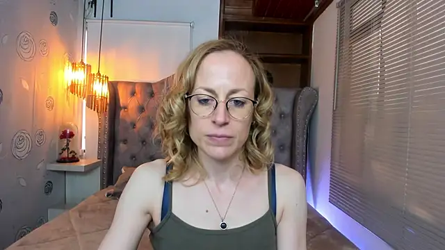 Snapshot of SammySanders chatting on 02/13/25, 10:11 SammySanders online show from 02/13/25, 10:11