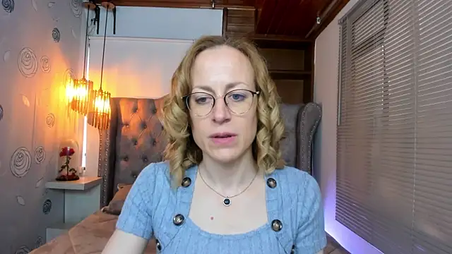 Snapshot of SammySanders chatting on 02/15/25, 12:11 SammySanders online show from 02/15/25, 12:11