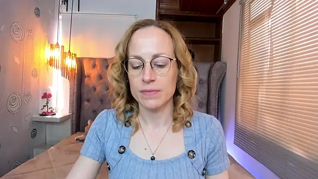 Snapshot of SammySanders chatting on 02/15/25, 03:17 SammySanders online show from 02/15/25, 03:17