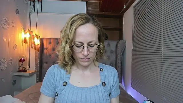 Snapshot of SammySanders chatting on 03/12/25, 11:12 SammySanders online show from 03/12/25, 11:12