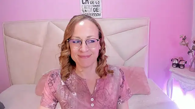 Snapshot of SammySanders chatting on 09/08/25, 05:12 SammySanders online show from 09/08/25, 05:12