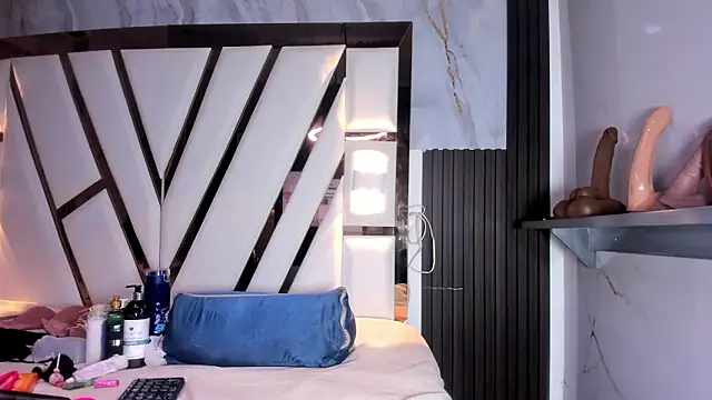 lola hornei online show from 02/07/26, 11:47