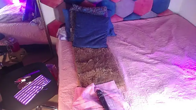 Snapshot of ViolethRammtein chatting on 12/31/24, 12:32 ViolethRammtein online show from 12/31/24, 12:32