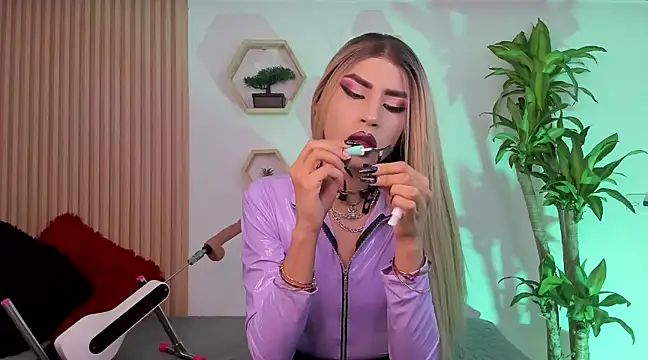 Snapshot of BrianaSchafer chatting on 03/20/25, 04:20 BrianaSchafer online show from 03/20/25, 04:20