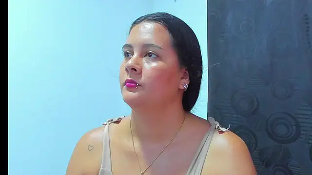 SophieWoods  online show from 09/26/25, 10:58