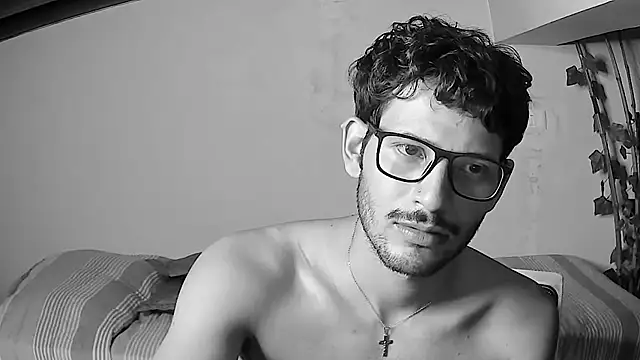 Snapshot of Nicholasrodrii chatting on 06/25/26, 05:12 Nicholasrodrii online show from 06/25/26, 05:12
