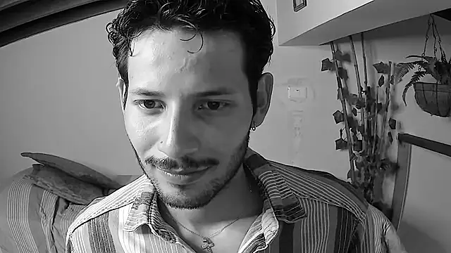 Snapshot of Nicholasrodrii chatting on 06/25/26, 09:41 Nicholasrodrii online show from 06/25/26, 09:41