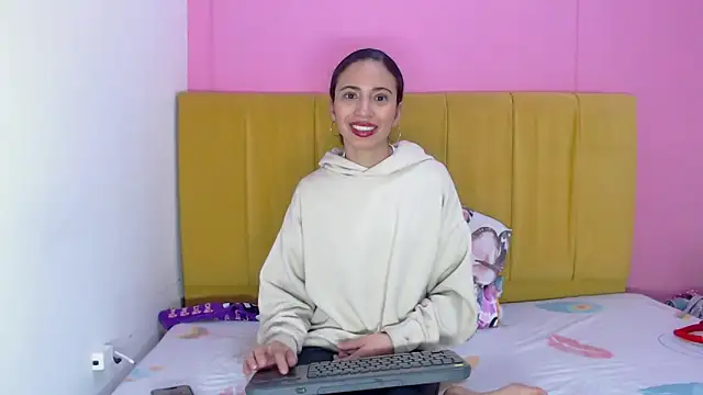 angelinabrookcm101 online show from 12/07/24, 05:15