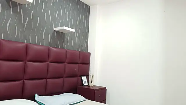 Snapshot of brianaGuzman chatting on 09/20/25, 02:29 brianaGuzman online show from 09/20/25, 02:29