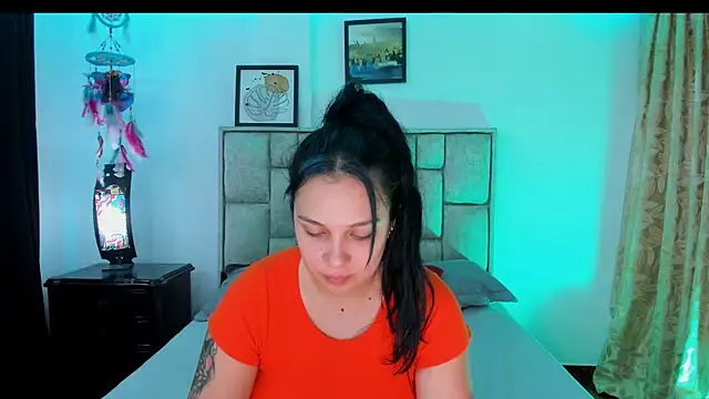 brianaGuzman online show from 05/19/26, 06:36