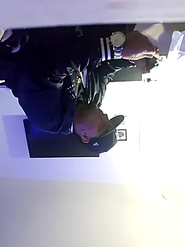 jakethesnake95111 online show from 01/05/25, 08:22