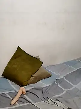 Snapshot of Tripisv chatting on 02/07/25, 01:58 Tripisv online show from 02/07/25, 01:58