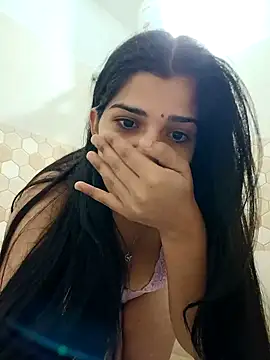 Snapshot of aaliya_bhattt chatting on 12/31/24, 11:31 aaliya bhattt online show from 12/31/24, 11:31