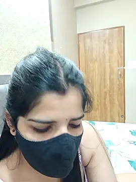 Snapshot of aaliya_bhattt chatting on 01/27/25, 08:07 aaliya bhattt online show from 01/27/25, 08:07