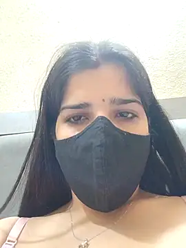 Snapshot of aaliya_bhattt chatting on 03/02/25, 11:42 aaliya bhattt online show from 03/02/25, 11:42