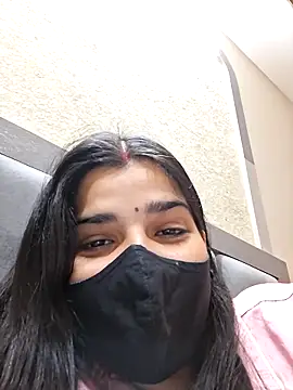 Snapshot of aaliya_bhattt chatting on 10/31/25, 07:31 aaliya bhattt online show from 10/31/25, 07:31