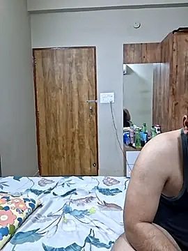 Snapshot of aaliya_bhattt chatting on 03/13/26, 04:24 aaliya bhattt online show from 03/13/26, 04:24