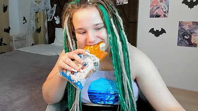 GloriaHylivi online show from 12/21/24, 03:09