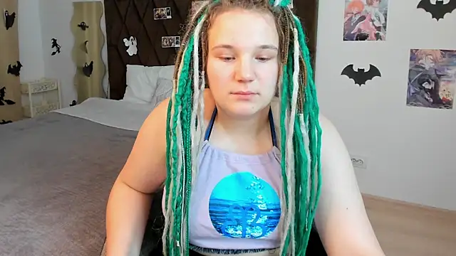 GloriaHylivi online show from 12/21/24, 08:32