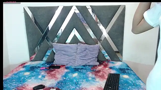 Lunawillis online show from 03/07/25, 05:17