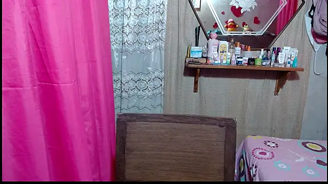 Snapshot of Lunawillis chatting on 03/06/26, 09:22 Lunawillis online show from 03/06/26, 09:22