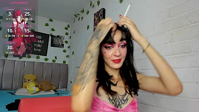 Snapshot of katt__black__ chatting on 04/10/26, 08:24 katt black online show from 04/10/26, 08:24