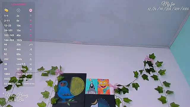 Snapshot of Mxss_Honey chatting on 10/24/25, 09:17 Mxss Honey online show from 10/24/25, 09:17