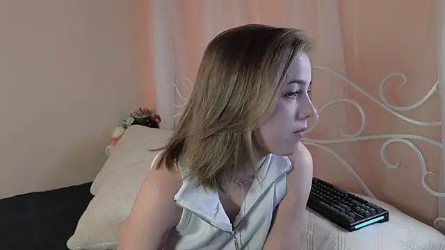 Snapshot of mary_ton chatting on 03/21/25, 05:32 mary ton online show from 03/21/25, 05:32