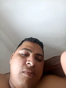 Snapshot of 11anduardo chatting on 02/17/25, 01:53 11anduardo online show from 02/17/25, 01:53