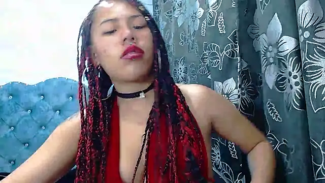 Snapshot of lily_jamesx chatting on 02/11/25, 06:44 lily jamesx online show from 02/11/25, 06:44
