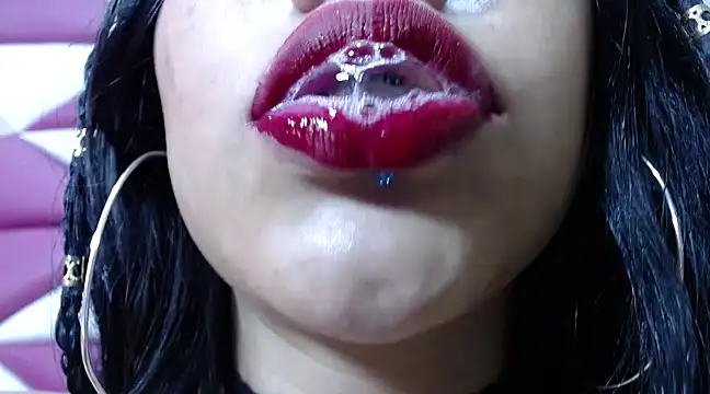 Snapshot of lily_jamesx chatting on 02/24/25, 10:36 lily jamesx online show from 02/24/25, 10:36