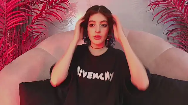 EvaHalsey online show from 11/21/25, 07:56