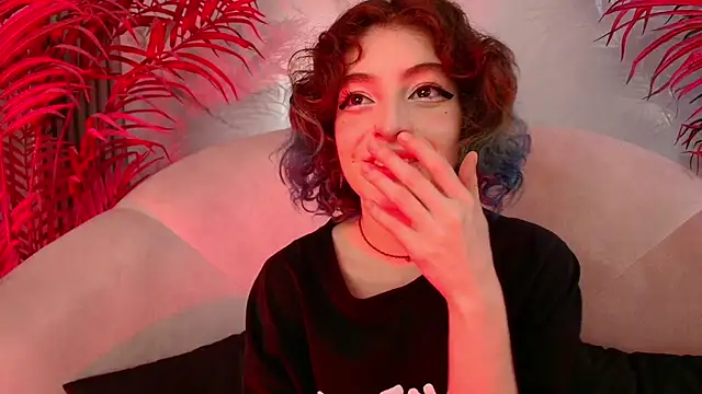 EvaHalsey online show from 12/04/25, 08:06