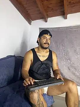 Snapshot of AndresSmith__ chatting on 04/06/26, 08:37 AndresSmith online show from 04/06/26, 08:37