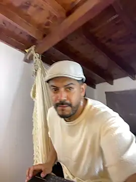 Snapshot of AndresSmith__ chatting on 06/03/26, 12:35 AndresSmith online show from 06/03/26, 12:35