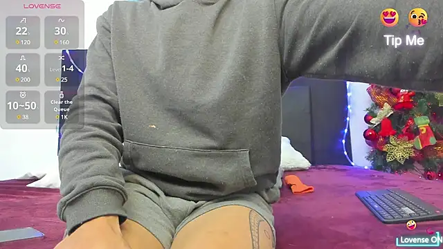 Snapshot of nakedfoam1 chatting on 12/04/24, 04:54 nakedfoam1 online show from 12/04/24, 04:54