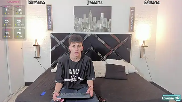 Snapshot of nakedfoam1 chatting on 09/20/25, 03:07 nakedfoam1 online show from 09/20/25, 03:07