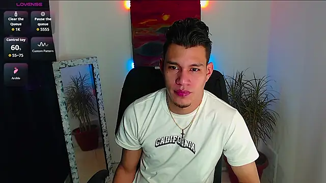 Snapshot of dirtyboy_23 chatting on 11/12/25, 06:14 dirtyboy 23 online show from 11/12/25, 06:14