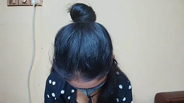 Srabontii online show from 11/25/25, 09:42