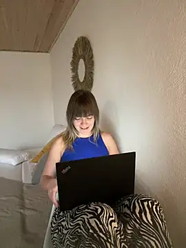 Milla  one online show from 12/31/24, 01:19