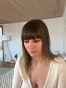 Milla  one online show from 02/03/25, 09:41