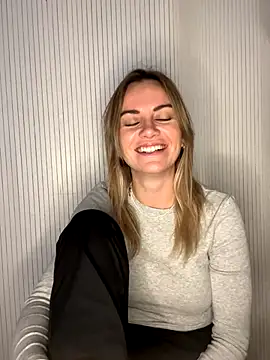 Milla  one online show from 11/24/25, 01:44