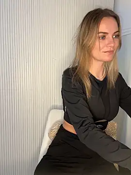 Milla  one online show from 12/05/25, 12:25