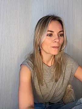 Snapshot of Milla__one chatting on 02/06/26, 11:35 Milla one online show from 02/06/26, 11:35